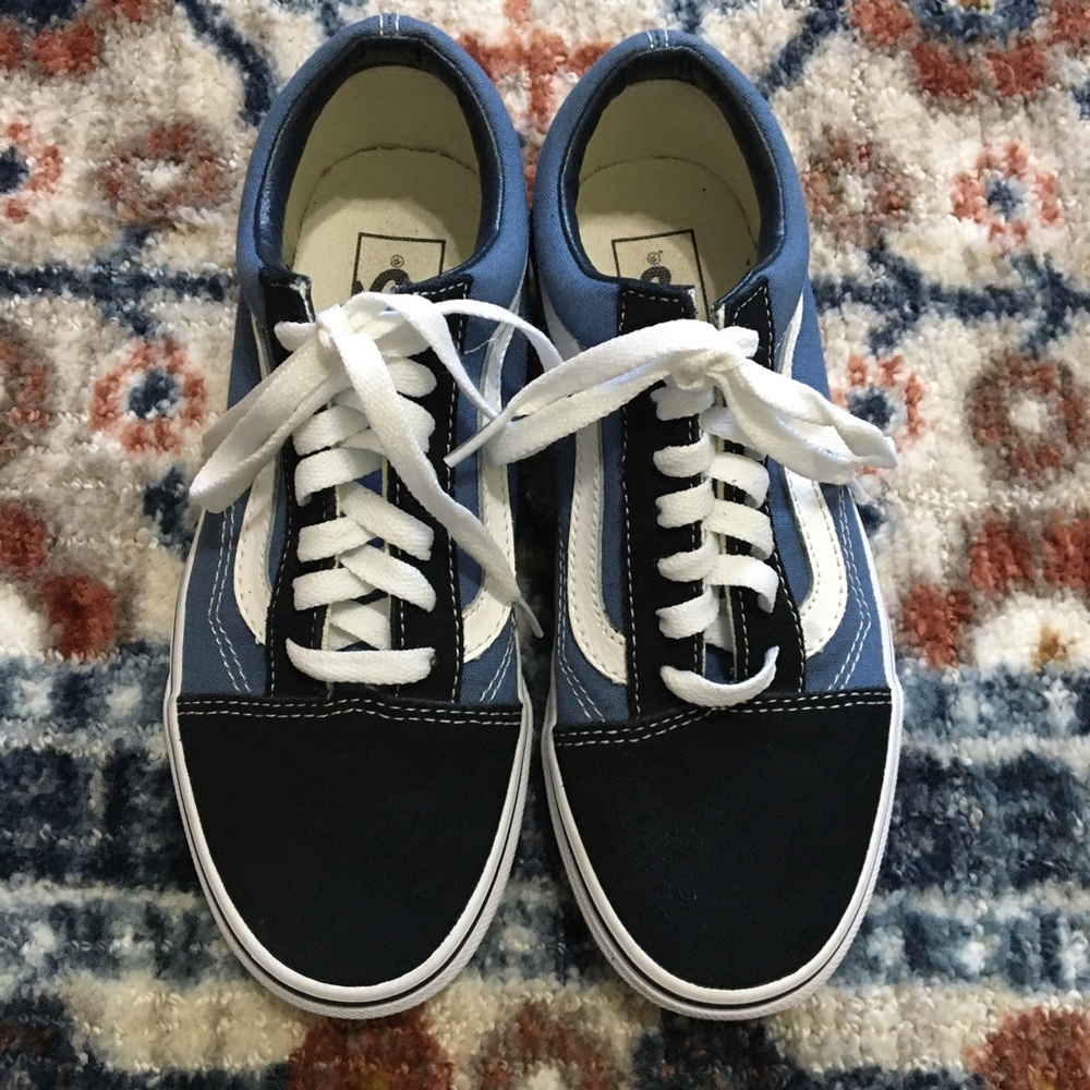 Vans old Skool shoes. Men’s 4.5 women’s 6